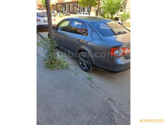 Emekli Öğretmenden Satılık Jetta