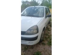 SAHİBİNDEN BAKIMLI, KM DÜŞÜK, TEK DEĞİŞENLİ 2004 MODEL 1,5 DİZEL CLİO (KLİMASIZ)