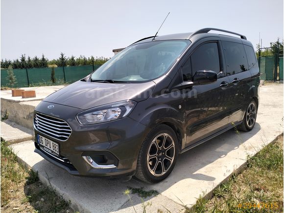 Ford Tourneo Courier 1.5 TDCi Titanium Plus   hatasız boyasız  tramersiz -STEPNELİ MODELİ-