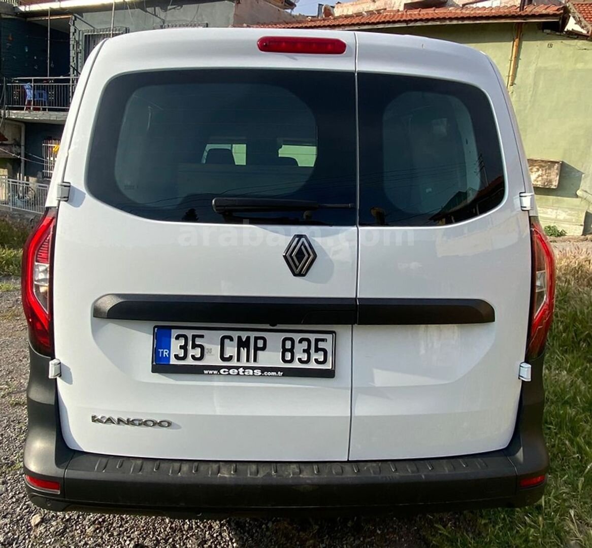 Galeriden Renault Kangoo 1.5 BlueDCI L2 Equilibre 2024 Model İzmir 62.000 km Beyaz 6