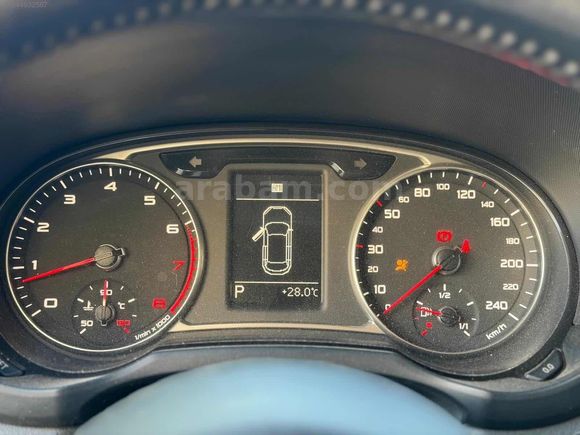 TEK DEĞİŞENLİ 3 PARÇA BOYALI AUDİ A1