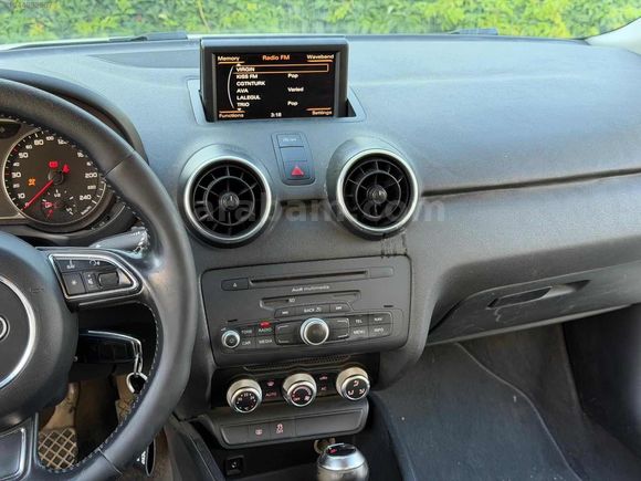 TEK DEĞİŞENLİ 3 PARÇA BOYALI AUDİ A1