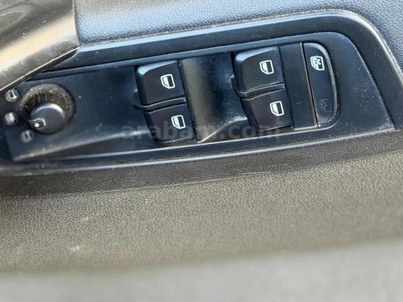 TEK DEĞİŞENLİ 3 PARÇA BOYALI AUDİ A1