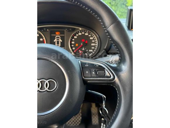 TEK DEĞİŞENLİ 3 PARÇA BOYALI AUDİ A1