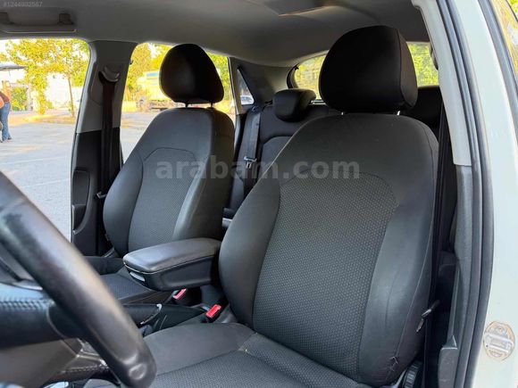 TEK DEĞİŞENLİ 3 PARÇA BOYALI AUDİ A1