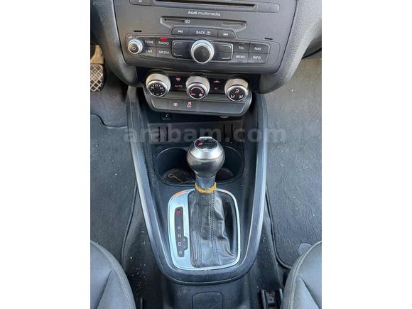 TEK DEĞİŞENLİ 3 PARÇA BOYALI AUDİ A1