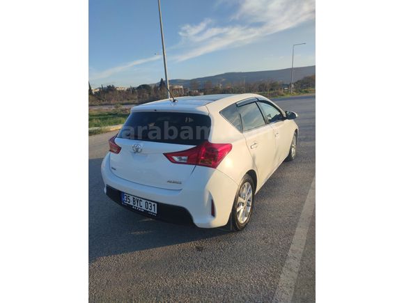 Sahibinden Toyota Auris 1.4 D-4D Advance Skypack 2013 Model