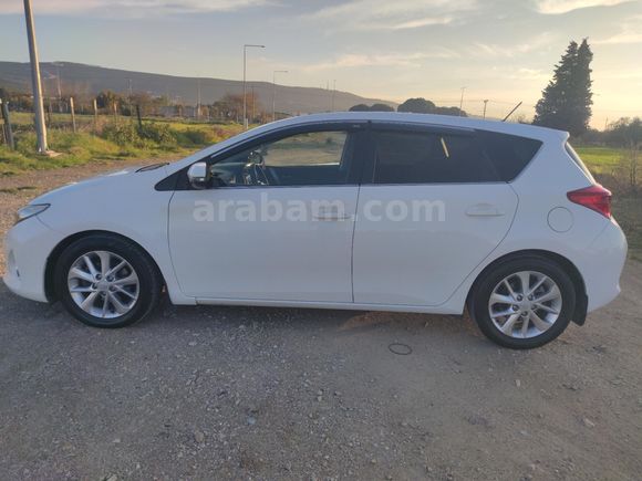 Sahibinden Toyota Auris 1.4 D-4D Advance Skypack 2013 Model