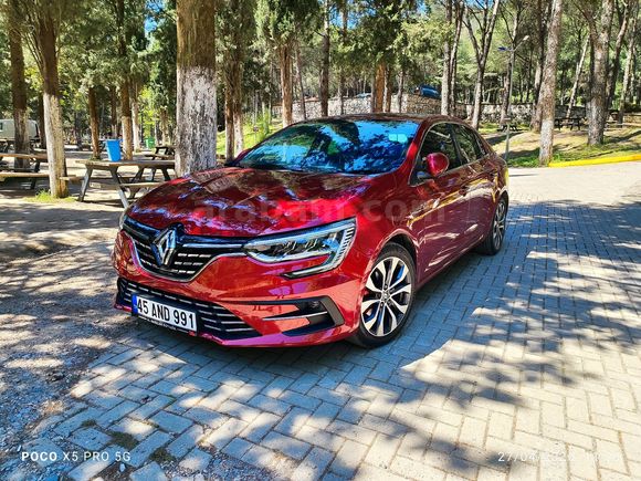 SIFIR GİBİ DÜŞÜK KM MEGANE 4