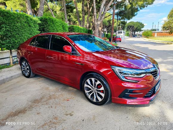 SIFIR GİBİ DÜŞÜK KM MEGANE 4