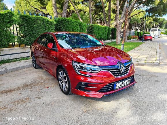 SIFIR GİBİ DÜŞÜK KM MEGANE 4