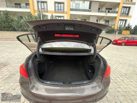 KESKİNDEN HATASIZ DEĞİŞENSİZ SERVİS BAKIMLI 2012 F-30