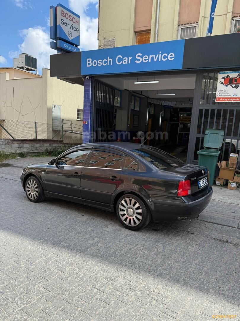 Galeriden Volkswagen Passat 1.8 Comfortline 1998 Model İstanbul 335.000 km Siyah 7