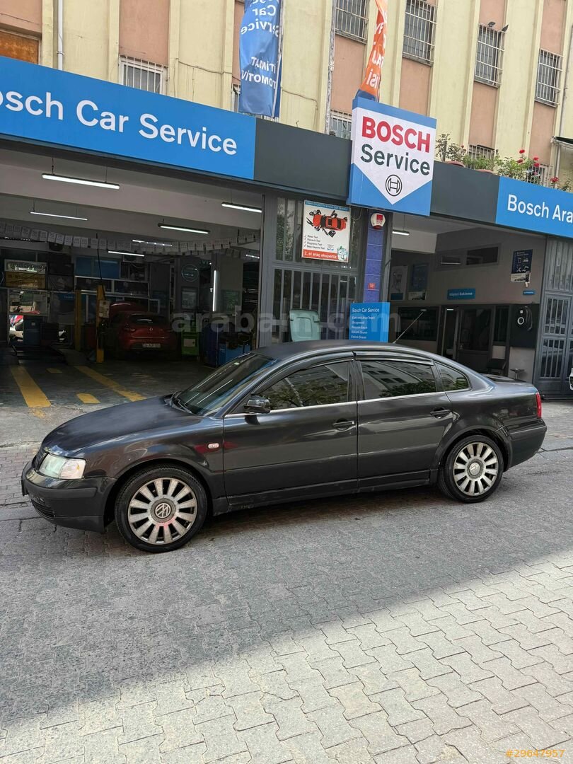 Galeriden Volkswagen Passat 1.8 Comfortline 1998 Model İstanbul 335.000 km Siyah 5