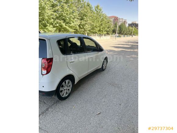 Mitsubishi Colt 1.3 2012 Model 