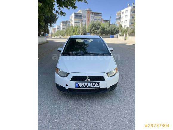 Mitsubishi Colt 1.3 2012 Model 