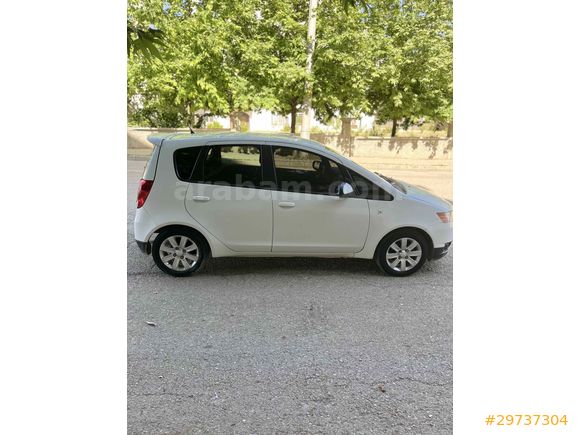 Mitsubishi Colt 1.3 2012 Model 