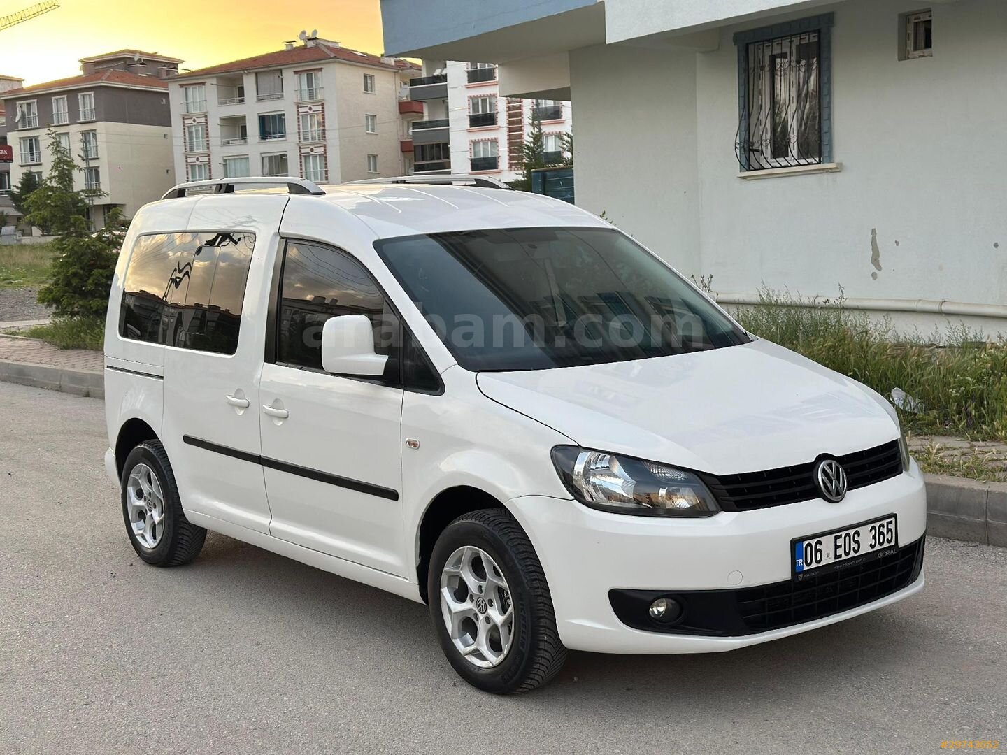 Galeriden Volkswagen Caddy 1.6 TDI Trendline 2013 Model Ankara 418.000 km Beyaz 1