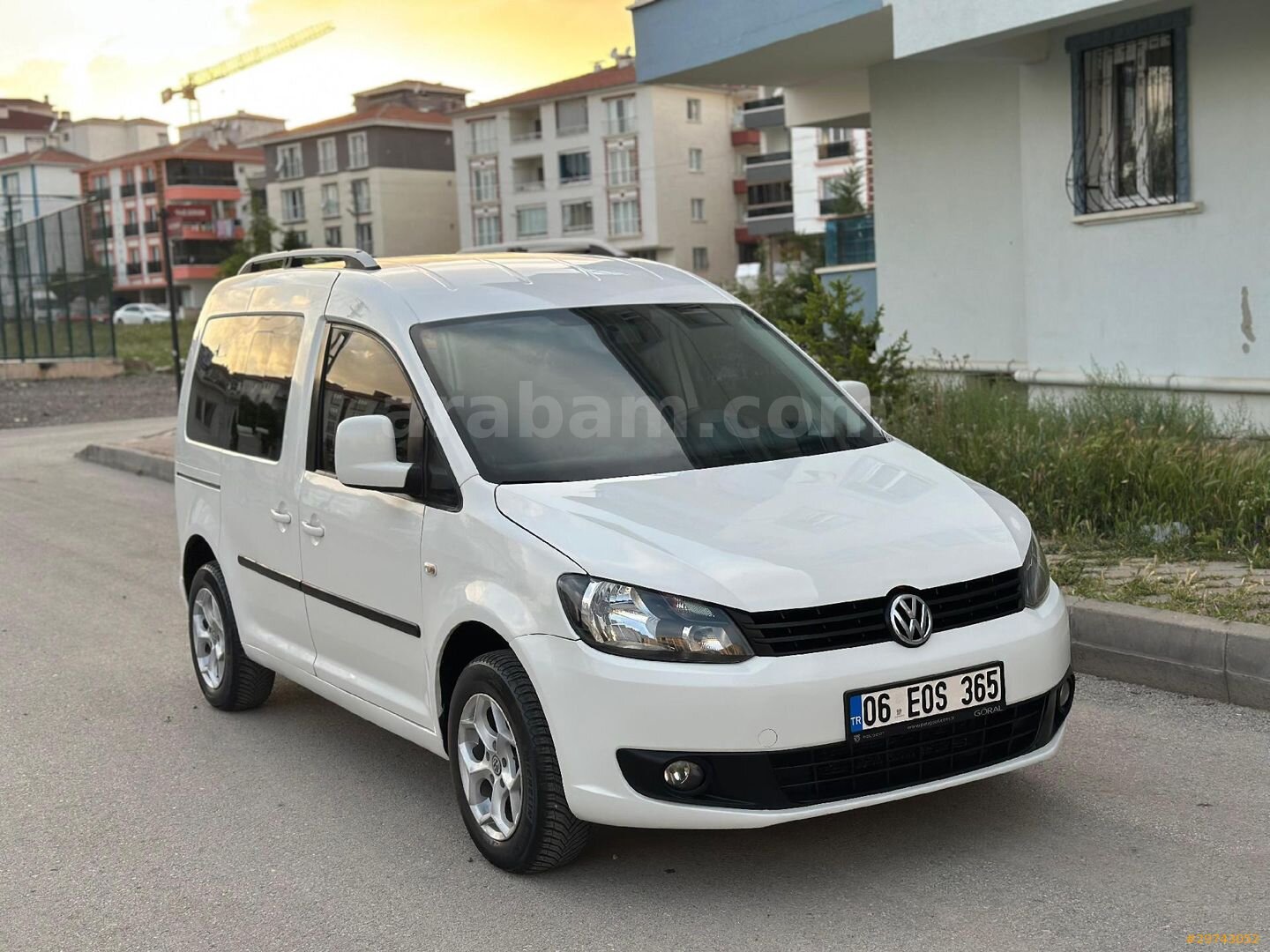 Galeriden Volkswagen Caddy 1.6 TDI Trendline 2013 Model Ankara 418.000 km Beyaz 5
