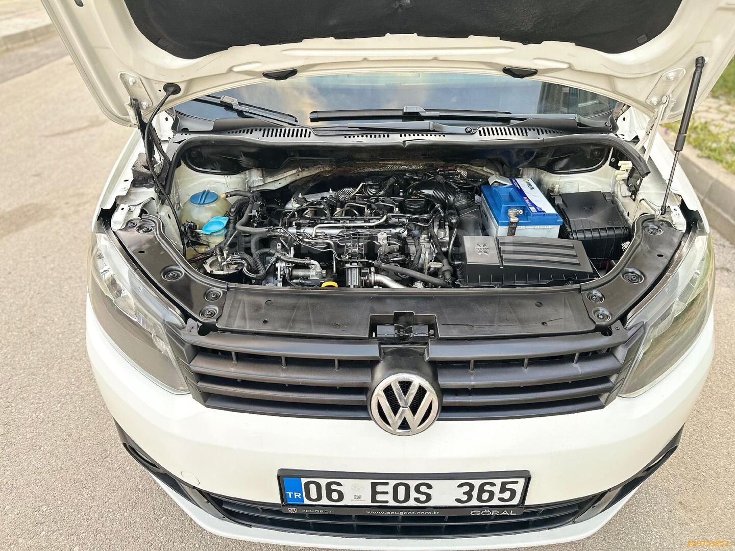 Galeriden Volkswagen Caddy 1.6 TDI Trendline 2013 Model Ankara 418.000 km Beyaz 4