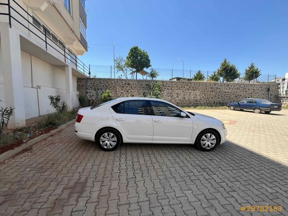 HATASIZ ,BOYASIZ ,Düşük KM:130.000