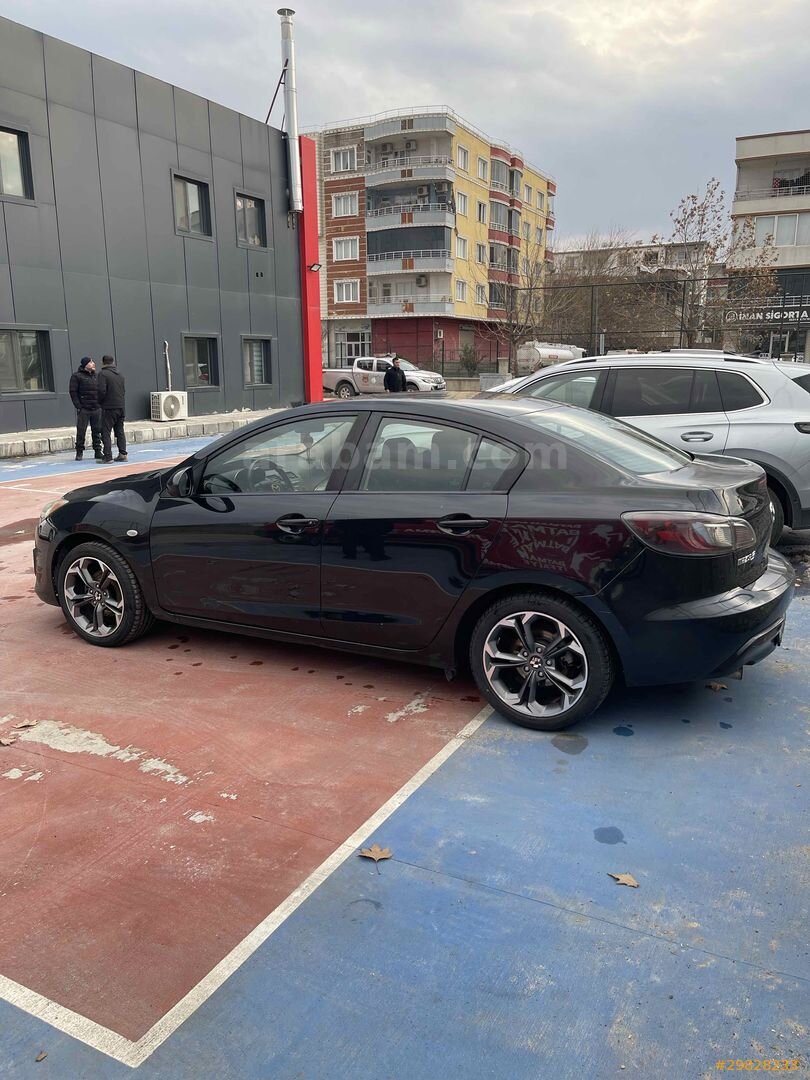 Sahibinden Mazda 3 1.6 Touring 2011 Model Batman 260.000 km Siyah 5