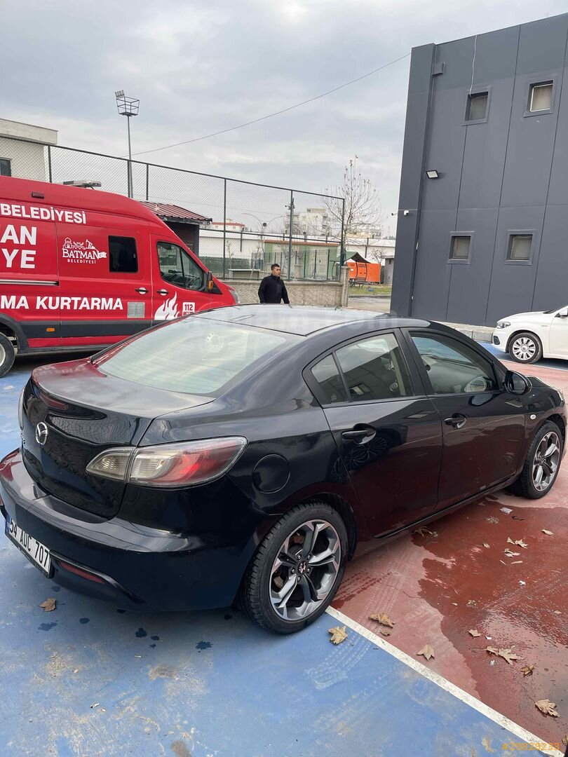 Sahibinden Mazda 3 1.6 Touring 2011 Model Batman 260.000 km Siyah 4