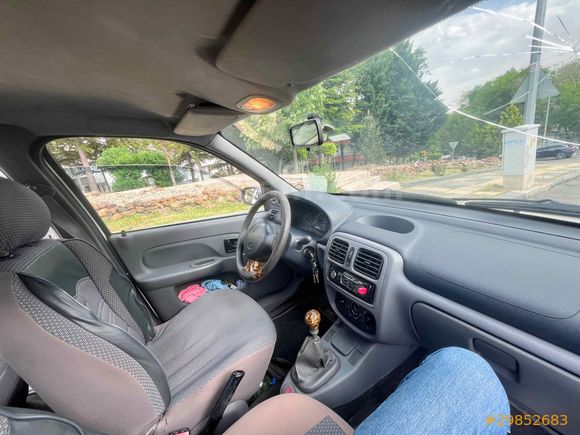 Sahibinden Renault Clio 1.4 RN 2001 Model 