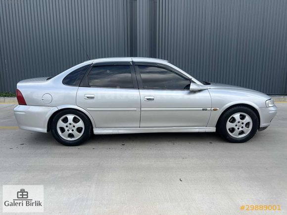 KREDİ KARTINA 12 AY TAKSİTLE 2001 MODEL OPEL VECTRA 2.0 CDX