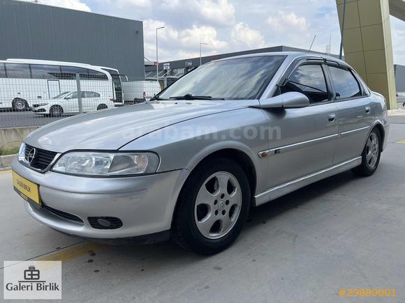 KREDİ KARTINA 12 AY TAKSİTLE 2001 MODEL OPEL VECTRA 2.0 CDX