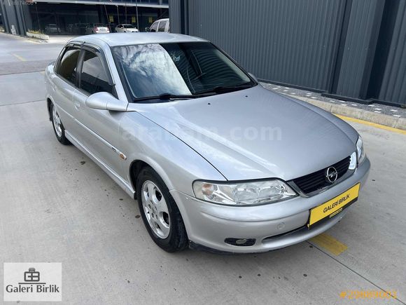 KREDİ KARTINA 12 AY TAKSİTLE 2001 MODEL OPEL VECTRA 2.0 CDX