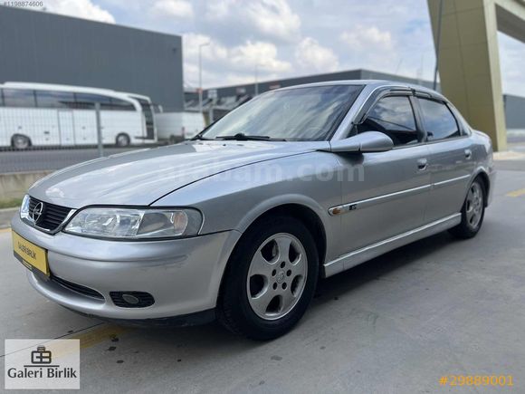 KREDİ KARTINA 12 AY TAKSİTLE 2001 MODEL OPEL VECTRA 2.0 CDX