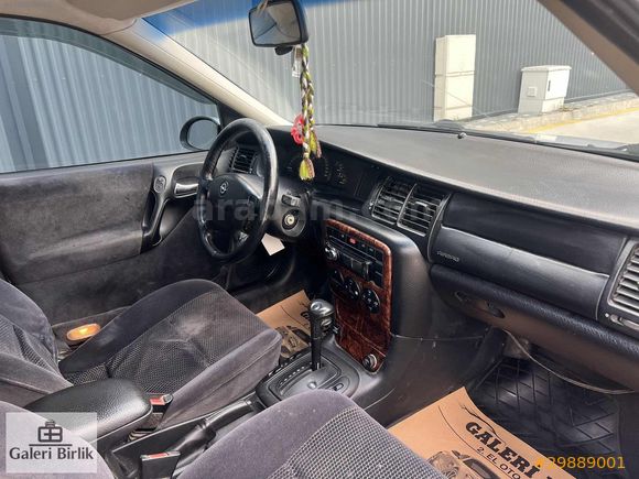 KREDİ KARTINA 12 AY TAKSİTLE 2001 MODEL OPEL VECTRA 2.0 CDX