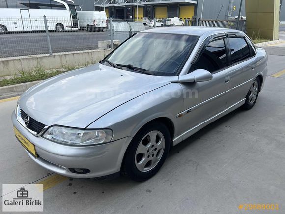 KREDİ KARTINA 12 AY TAKSİTLE 2001 MODEL OPEL VECTRA 2.0 CDX