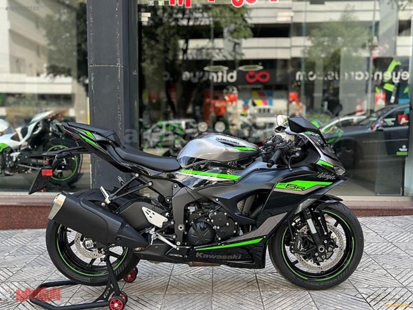 Galeriden Kawasaki Ninja ZX 6R 2024 Model Bursa 100 km Siyah