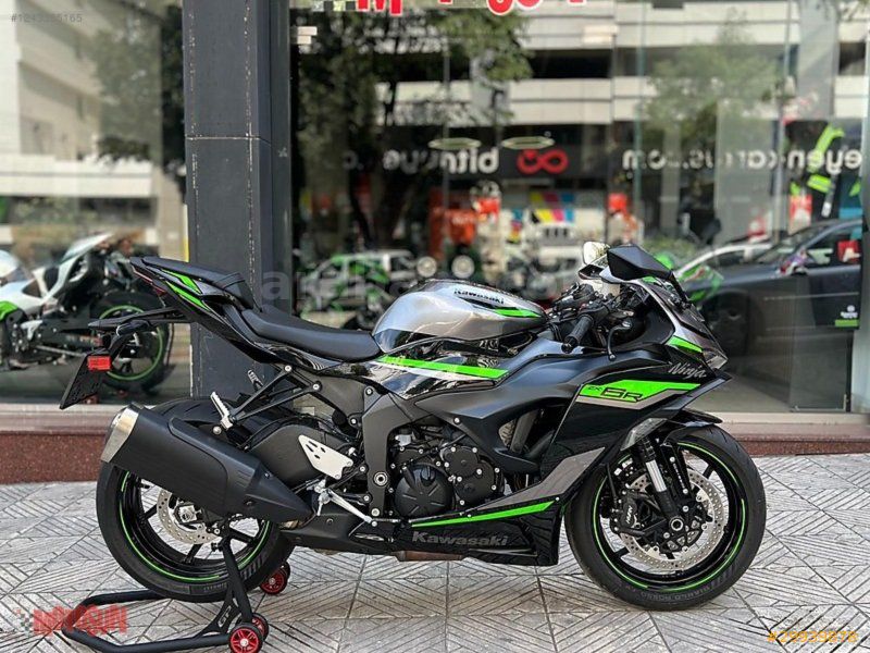 Galeriden Kawasaki Ninja ZX 6R 2024 Model Bursa 100 km Siyah