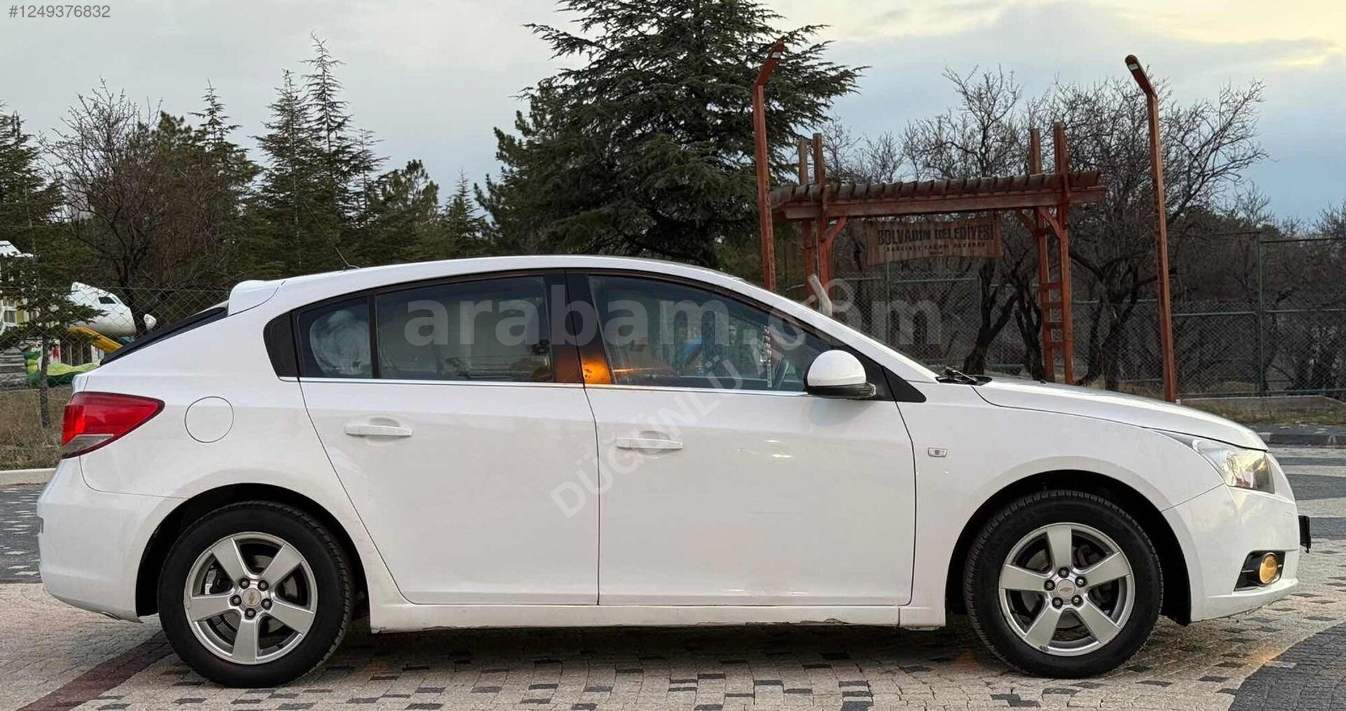Galeriden Chevrolet Cruze 1.6 Sport Plus 2012 Model Afyonkarahisar 277.000 km Beyaz 6