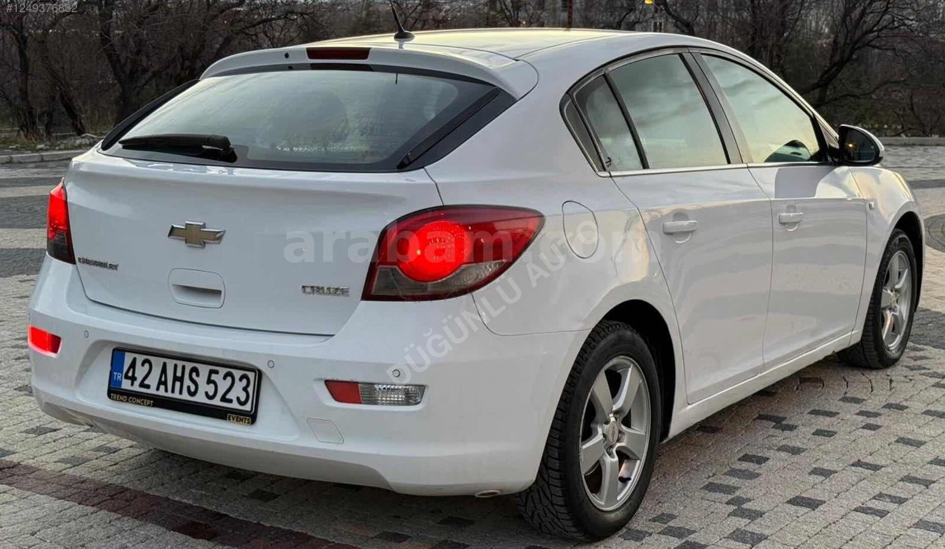 Galeriden Chevrolet Cruze 1.6 Sport Plus 2012 Model Afyonkarahisar 277.000 km Beyaz 3