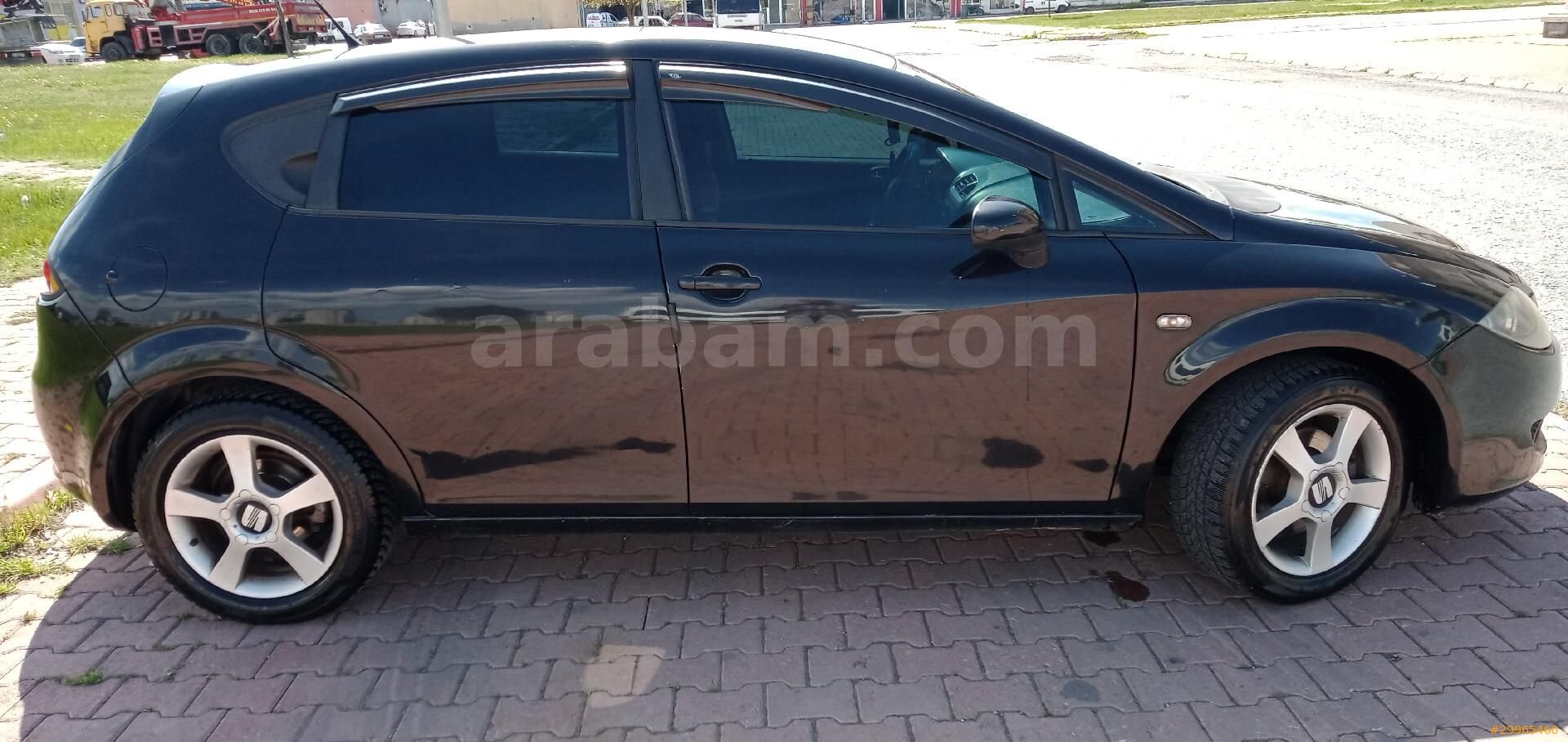Sahibinden Seat Leon 1.6 Stylance 2006 Model Nevşehir 301.000 km Siyah 3