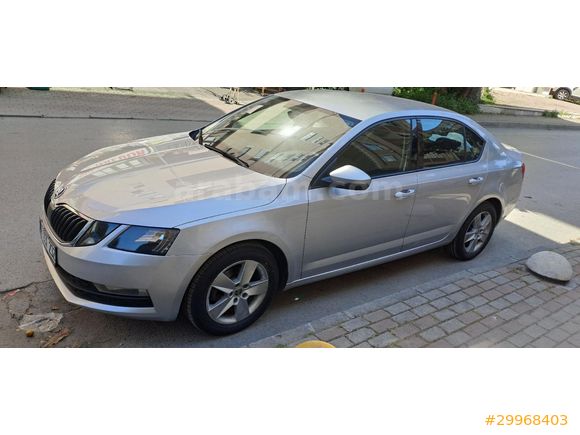 Sahibinden 2019 çıkışlı 1.6TDİ Octavia Otomatik ORJİNAL