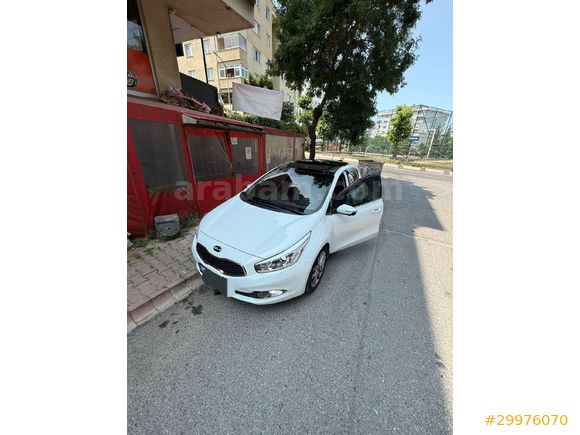 Sahibinden Kia Ceed 1.6 CRDi Concept Plus 2013 Model otomatik vites cam tavanlı hasar kayıtsız
