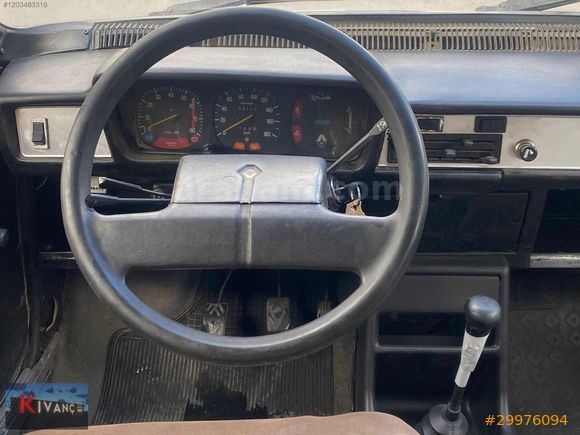 KIVANÇ AUTO-1979 Renault SW