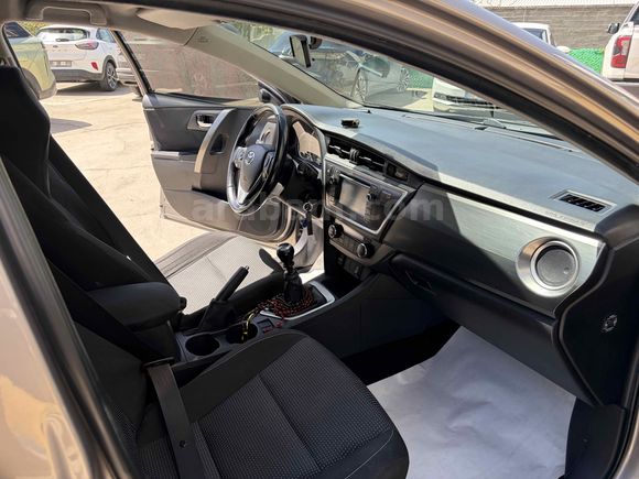 Sahibinden Toyota Auris 1.6 Touch 2014 Model 