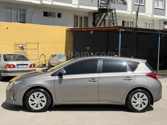 Sahibinden Toyota Auris 1.6 Touch 2014 Model 
