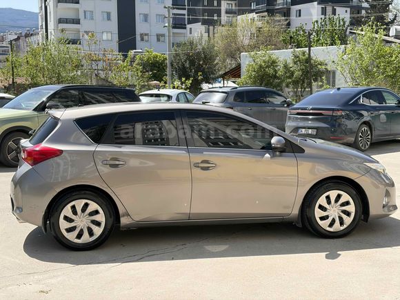 Sahibinden Toyota Auris 1.6 Touch 2014 Model 