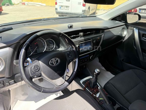 Sahibinden Toyota Auris 1.6 Touch 2014 Model 