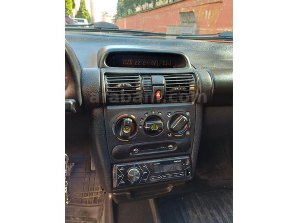 Sahibinden Opel Corsa 1.4 100.Yıl 2000 Model  çift renk