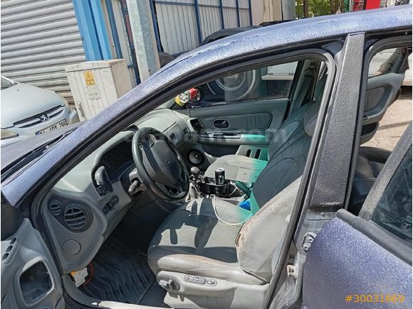 Galeriden Renault Laguna 2.0 RXT 2000 Model Manisa