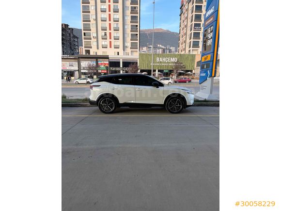 4*4 HATASIZ Qashqai 1.3 DIG-T Sky Pack 2024 ÇIKIŞLI