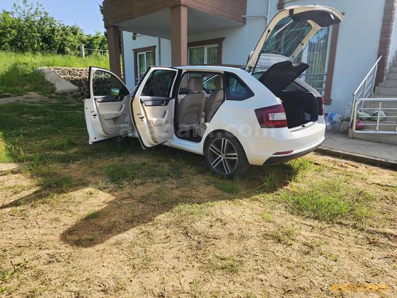 Sahibinden Skoda Rapid 1.6 TDI Spaceback Elegance 2015 Model